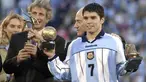 Dari 22 edisi yang telah dilalui pada ajang Piala Dunia U-20, tiap edisinya selalu menobatkan gelar pencetak gol terbanyak yang mendapatkan penghargaan sepatu emas (Golden Boot). Dari seluruh penerima penghargaan Golden Boot, tercatat 5 pemain memimpin daftar sebagai pencetak gol terbanyak dalam satu edisi Piala Dunia U-20. Siapa saja? Berikut daftar kelima pemain tersebut. (AFP/Miguel Mendez)