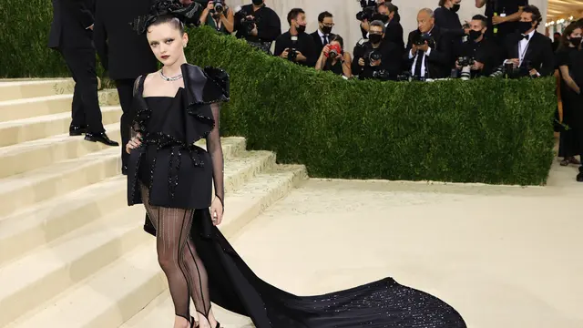 8 Gaya Memukau Pesohor Dunia di Met Gala 2021