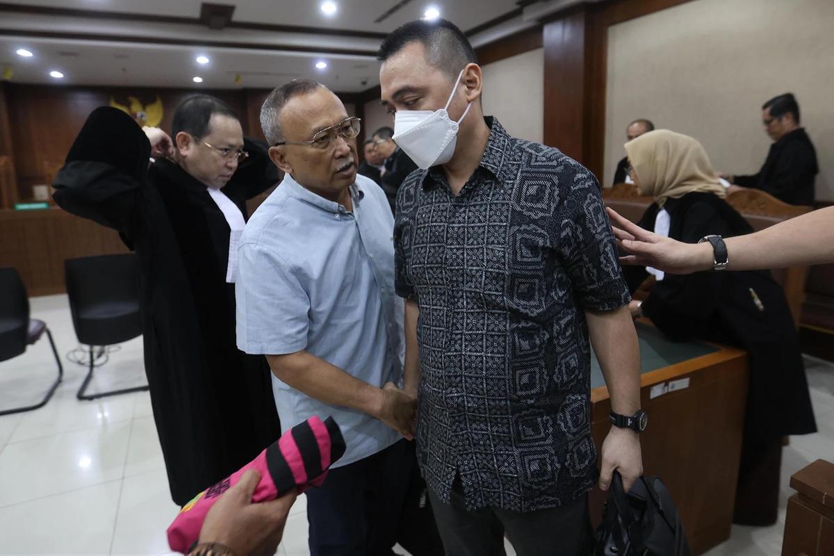 FOTO: Tiga Terdakwa Kasus  Korupsi Minyak Mentah  Dituntut Penjara 8 Tahun hingga 14 Tahun