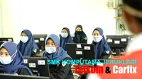 Siswa berpraktik di Lab Teknik Komputer Jaringan, kelas industri kerja sama dengan Telkom. (Foto: Liputan6.com/Muhamad Ridlo)