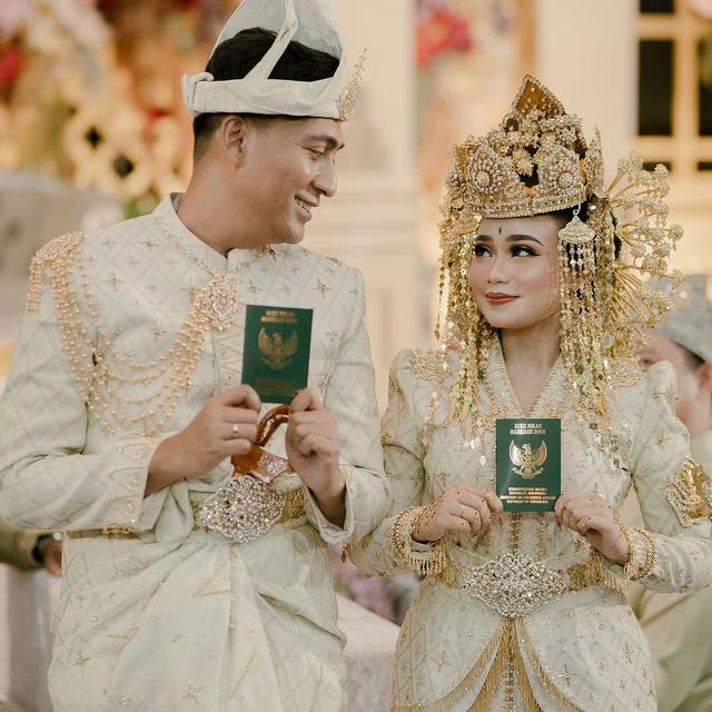 6 Potret Pernikahan Aulia DA dan Cahu, Akad Nikah Hingga Resepsi Digelar Mewah