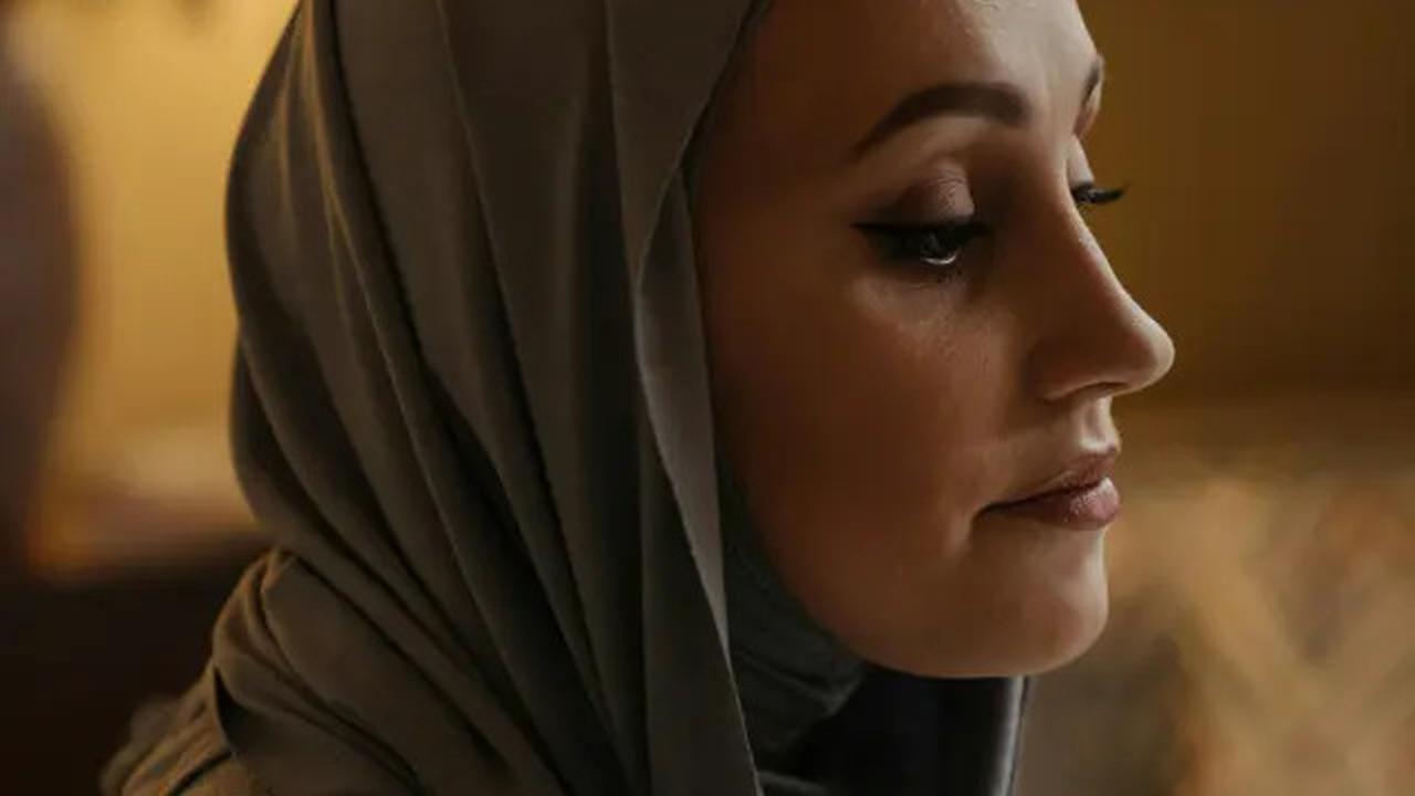 4 Kreasi Hijab Pashmina Terbaru yang Mudah dan Stylish!