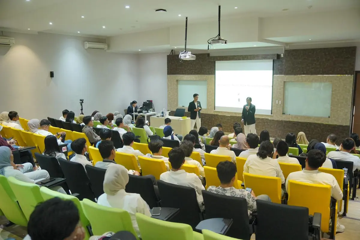 Sekolah Bisnis IPB menjadi tuan rumah seminar bertajuk Disruptive Financial yang diselenggarakan oleh Salira Club bekerja sama dengan BEM Sekolah Bisnis IPB pada Minggu 6 Oktober 2024.