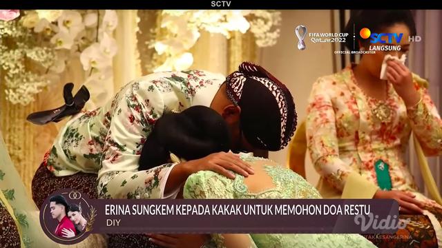 Prosesi Adat Langkahan, Erina Gudono Memohon Izin Langkahi Dua Kakaknya Menikah. (vidio.com/sctv)