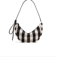 Melanjutkan surat cinta untuk New York dari musim semi sebelumnya, Kate Spade New York merilis koleksi Musim Panas 2021 yang menjadi perayaan untuk indahnya kota New York saat memasuki pergantian ke musim panas (Foto: Kate Spade New York)