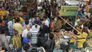 Keinginan masyarakat untuk melihat sosok Jokowi dari dekat terjadi di Pasar Cipanas, Cianjur, Jawa Barat (Liputan6.com/Herman Zakharia)