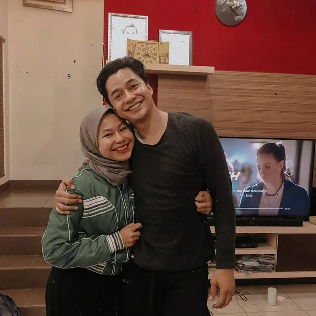 6 Potret Hada Layalia Adik Perempuan Adly Fairuz, Curi Perhatian