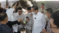 Presiden Ke-7 Republik Indonesia, Joko Widodo atau Jokowi mengunjungi Bank Sampah Banjarnegara (BSB) di Desa Kasilib, Wanadadi, Banjarnegara, Senin 6 Januari 2025. (Foto: Istimewa).