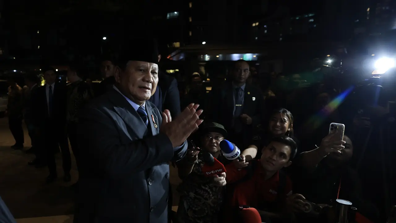 Presiden Prabowo Subianto usai menghadiri pesta resepsi pernikahan El Rumi dan Syifa Hadju.