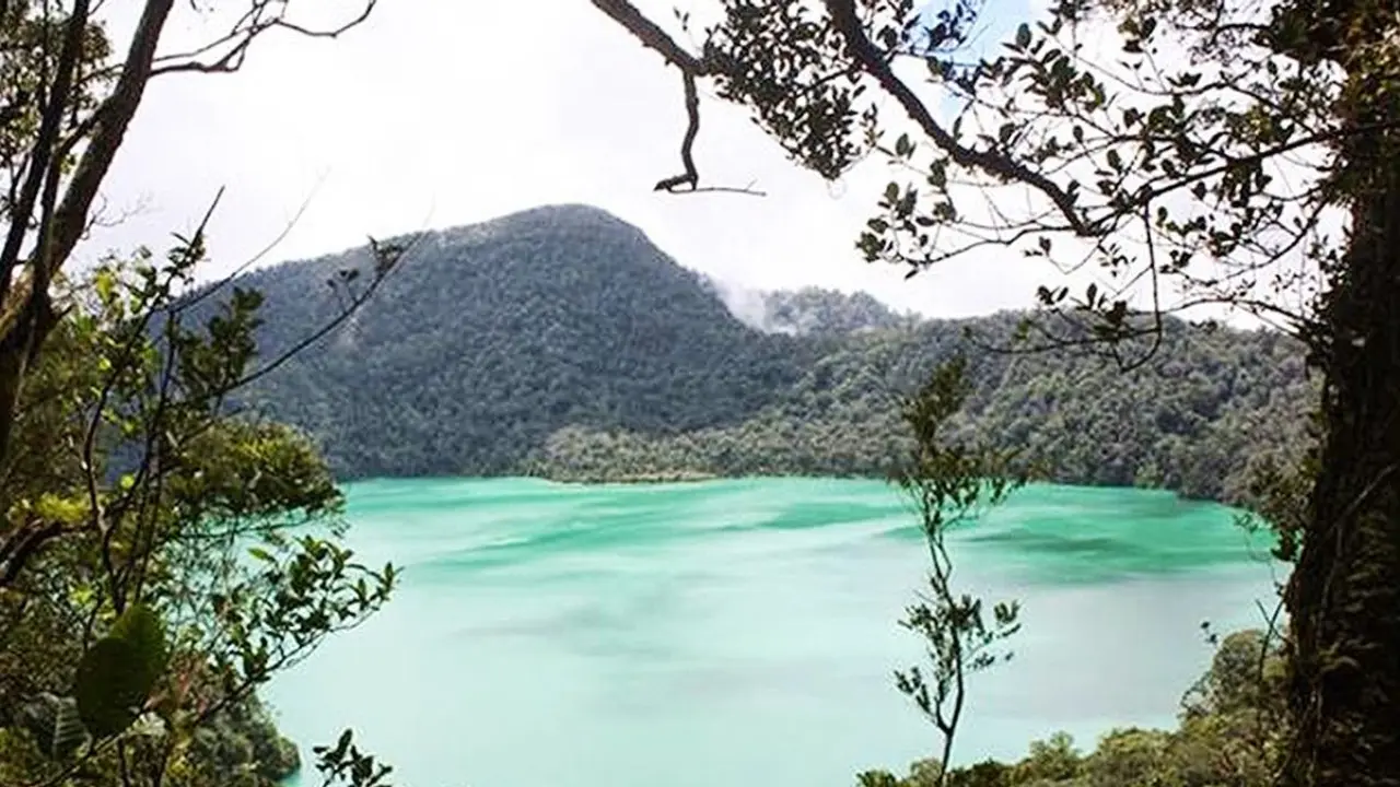 Gunung Malintang di Sumatra Barat. https://www.instagram.com/p/Ba_MZR4lVx0/?igsh=eTd5NXNlZXphemI=