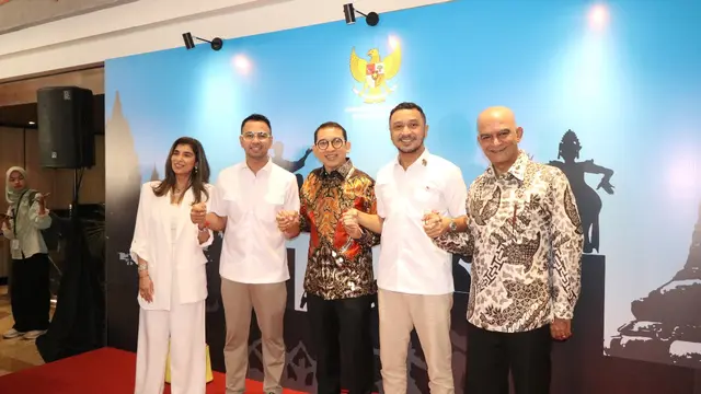 Menteri Kebudayaan Fadli Zon akan bekerjasama dengan pihak swasta dan juga pemerintah daerah (pemda) untuk menambah layar bioskop di Indonesia khususnya di tingkat kabupaten.