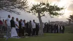 Umat muslim berkumpul untuk melaksanakan salat Idul Fitri yang menandai berakahirnya bulan suci Ramadan di sebuah taman di Jaffa, Israel, Minggu (24/5/2020). Jaffa merupakan kota campuran Yahudi-Arab. (AP Photo/Oded Balilty)