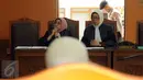 Tim Jaksa Penuntut Umum memberi tanggapan pada sidang lanjutan permohonan PK di PN Jakarta Selatan, Selasa (1/12/2015). Majelis Hakim memutuskan pemeriksaan permohonan PK dilimpahkan ke PN Cilacap. (Liputan6.com/Helmi Fithriansyah)