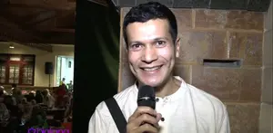 Nama Adam Jordan tenar sebagai pesinetron era 90 hingga awal 2000-an, namanya sempat tenggelam karena munculnya talenta muda.