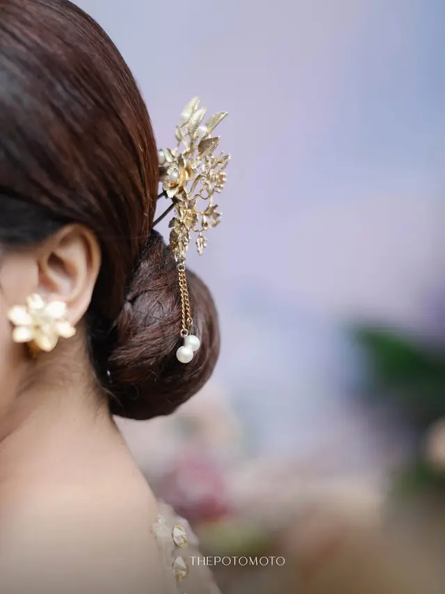 6 Gaya Brisia Jodie dan Jonathan Alden di Momen Siraman Jelang Nikah, Kental Adat Jawa