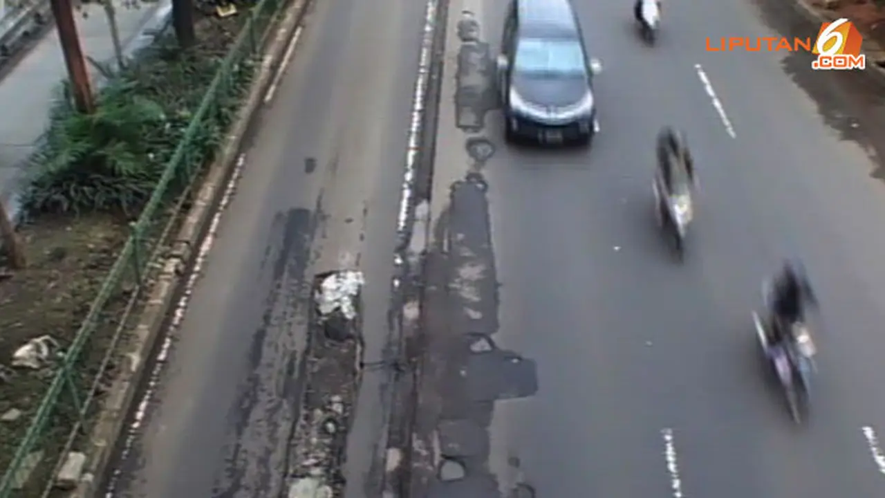 jalan-rusak-140209-a.jpg