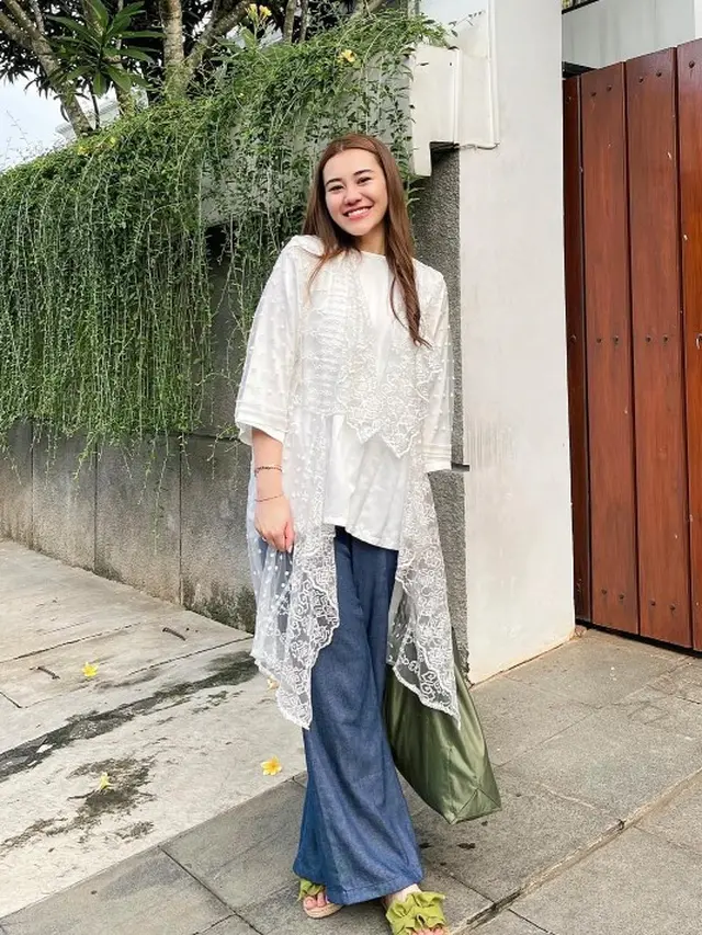 Aaliyah Massaid dengan busana tertutup (Instagram/aaliyah.massaid)