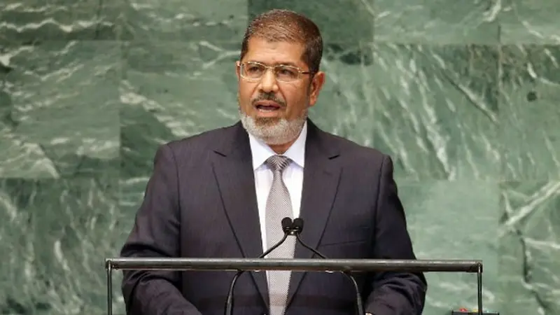 morsi-diadili-130902b.jpg