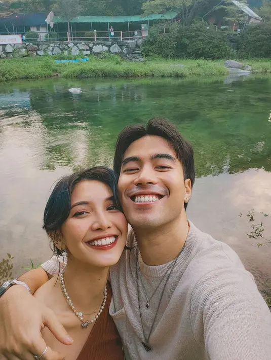 Akibatnya, ia harus rutin menjalani perawatan spa-day setiap tiga minggu sekali. Bahkan, Vidi menyebut perempuan yang dinikahi pada 2022 lalu itu luar biasa hingga istri terbaik. [Instagram/vidialdiano]