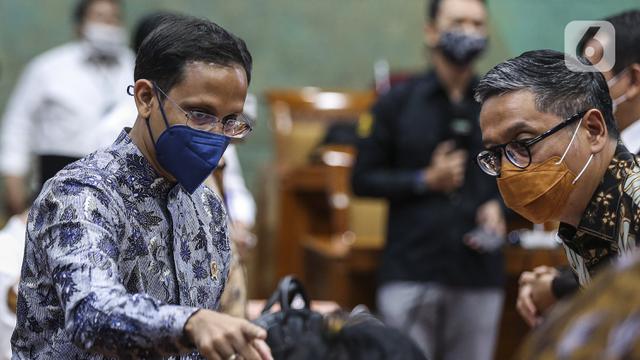 FOTO: Mendikbud - DPR Evaluasi Belajar dari Rumah hingga Kesiapan Rekrutmen Guru Honorer