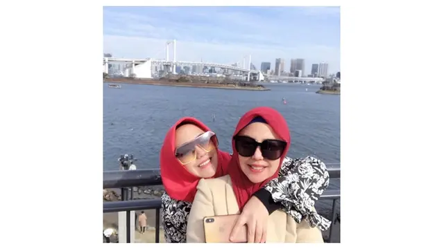 Salmafina Sunan dengan Ibunya
