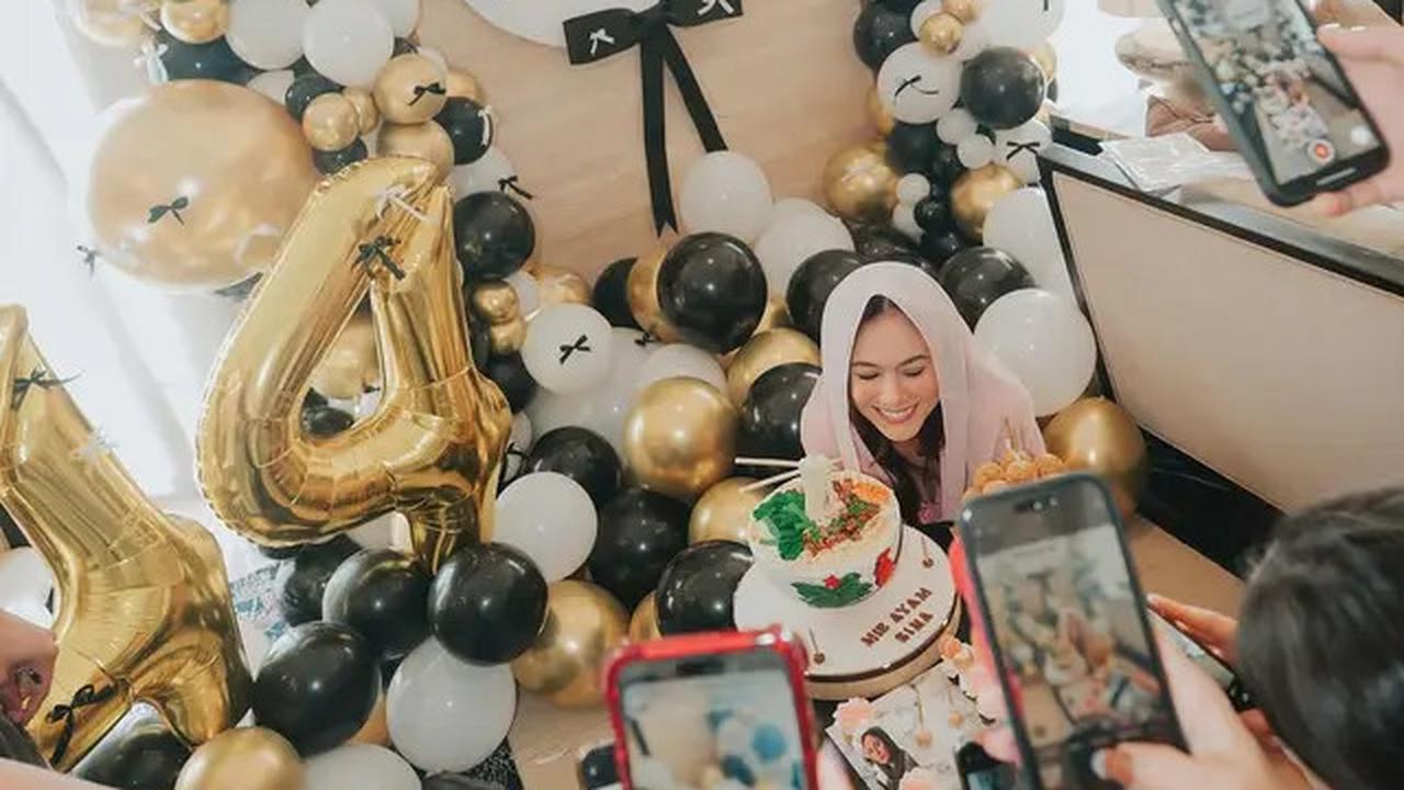 7 Potret Kejutan Ultah ke-44 Wulan Guritno, Seru ala Pesta Lajang