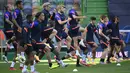 Para pemain Leipzig berlatih di Stadion Jose Alvalade, Lisbon, Portugal, Rabu (12/8/2020). Leipzig akan menghadapi Atletico Madrid pada perempat final Liga Champions. (Lluis Gene/Pool via AP)