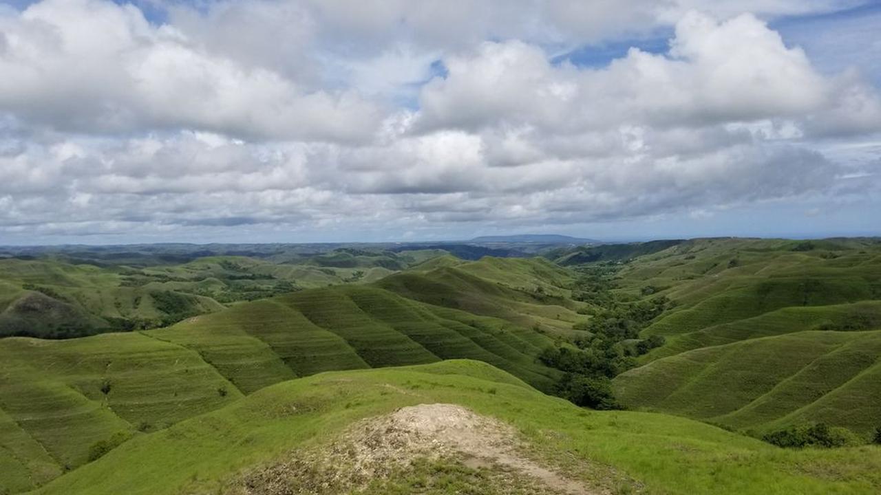 Jelajahi Keindahan Bukit Ndapayami yang Menakjubkan