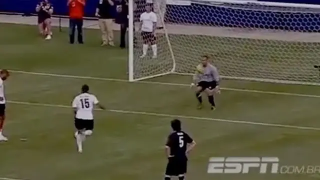 Trigol Messi di Laga Amal