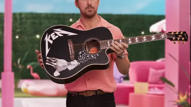 Ryan Gosling kirim pesan untuk Jimin soal kostum film Barbie. (Tangkapan layar Twitter/ barbiethemovie)