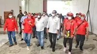 Menteri Perhubungan Budi Karya Sumadi menghadiri kegiatan Corporate Social Responsibility (CSR) atau Tanggung Jawab dan Sosial Lingkungan (TJSL) dari PT Pelni (Persero).