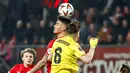 Bek Timnas Indonesia, Mees Hilgers akhirnya kembali bermain full untuk klubnya, FC Twente. Pemain berdarah Manado itu sempat menepi sekitar satu bulan karena cedera hamstring. (AFP/Vincent Jannink)