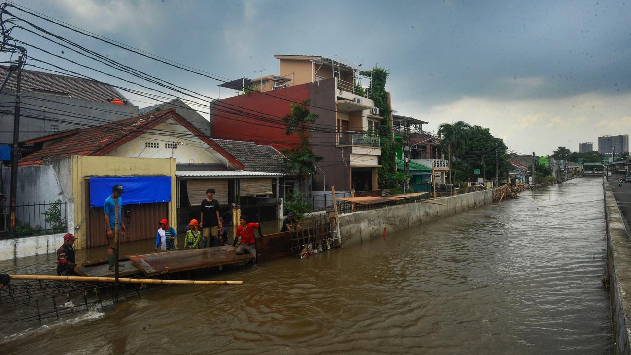 Banjir rendam Perumahan Taman Mangu Indah di Tangerang Selatan