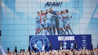 Acara perkenalan tersebut berlangsung di Etihad Stadium, Minggu (10/7/2022). (AP/Dave Thompson)
