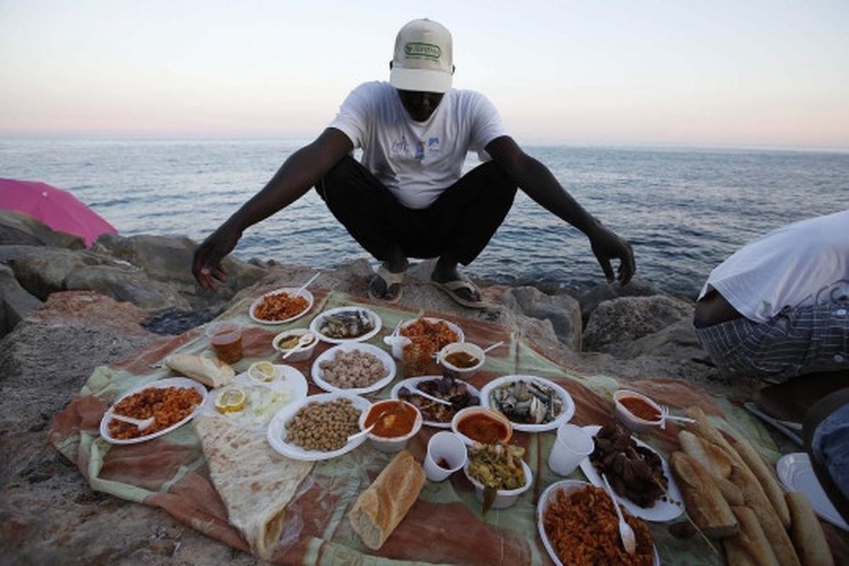Kebersamaan imigran muslim jalani Ramadan di perbatasan Italia