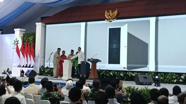 Presiden Prabowo Subianto melaksanakan akad massal 26.000 KPR Sejahtera FLPP (Fasilitas Likuiditas Pembiayaan Perumahan). (Foto: Liputan6.com/Maulandy Y)