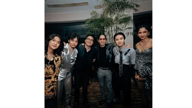 7 Potret Pemain Film Mencuri Raden Saleh di Red Carpet Premiere, Curi Perhatian