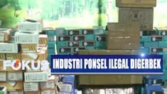 Dari dalam ruko polisi mendapati sedikitnya 18 ribu unit telepon genggam bernilai miliaran rupiah siap edar.