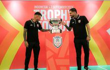 FOTO: Serunya Trophy Tour Shopee Cup 2024, Diego Michiels dan Stefano Lilipaly Diserbu Fans