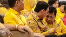 Ketua Umum Partai Golkar Setya Novanto (kanan) berbincang dengan Gubernur DKI Jakarta Basuki Tjahaja Purnama saat Musda DPD Partai Golkar DKI Jakarta di Jakarta, (19/6).  (Liputan6.com/Faizal Fanani)