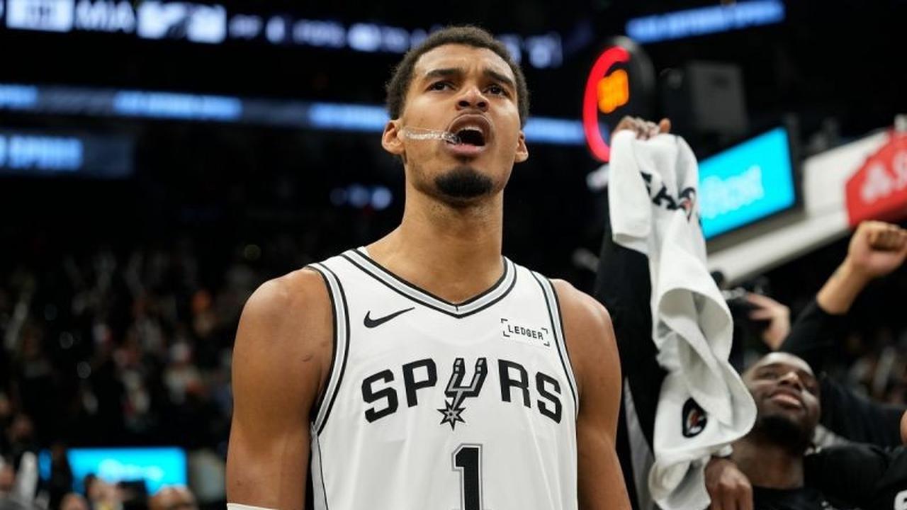 Aksi Gemilang Wembanyama dan Fox Bawa Spurs Redam Celtics di TD Garden