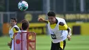 Pemain Borussia Dortmund, Jadon Sancho, saat menjalani sesi latihan di Dortmund Bracker Training Ground, Dortmund, Selasa (4/8/2020). Skuat Borussia Dortmund mulai jalani sesi latihan pramusim kompetisi Bundesliga 2020/2021. (AFP/Ina Fassbender)