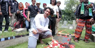 Kembali mewarnai dunia perfilman Indonesia, Reza Rahadian pun lagi-lagi memerankan tokoh terkenal. Dan kali ini ia didapuk menjadi Benyamin Sueb dalam filmnya yang berjudul Benyamin: Biang Kerok. (Deki Prayoga/Bintang.com)