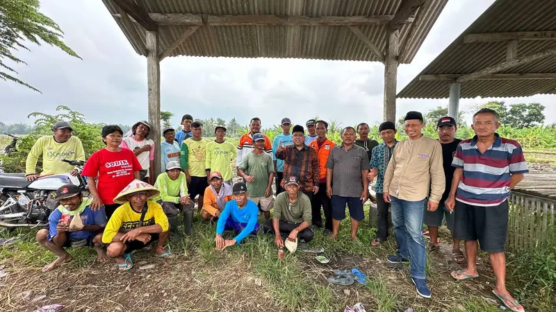Ketua PKS Jatim Kang Irwan bertemu dengan sejumlah kelompok tani di beberapa desa di wilayah Kabupaten Banyuwangi. (Istimewa).