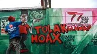 Mural bertema hoax di Jalan Margonda Raya, Depok, Jawa Barat, Sabtu (17/6/2023). (ANTARA FOTO/Asprilla Dwi Adha)