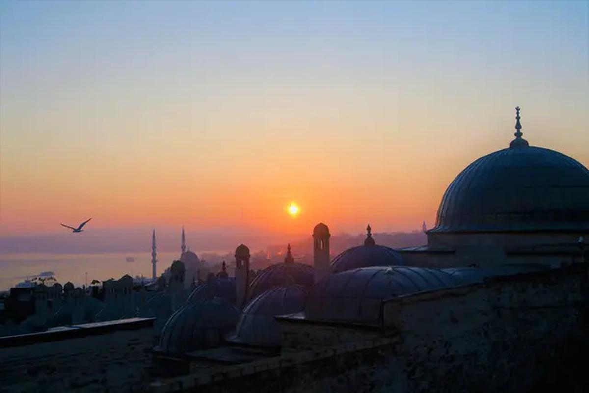 Malam Lailatul Qadar Terjadi pada Bulan Ramadan, Ini Penjelasan dan Prediksinya Tahun 2025