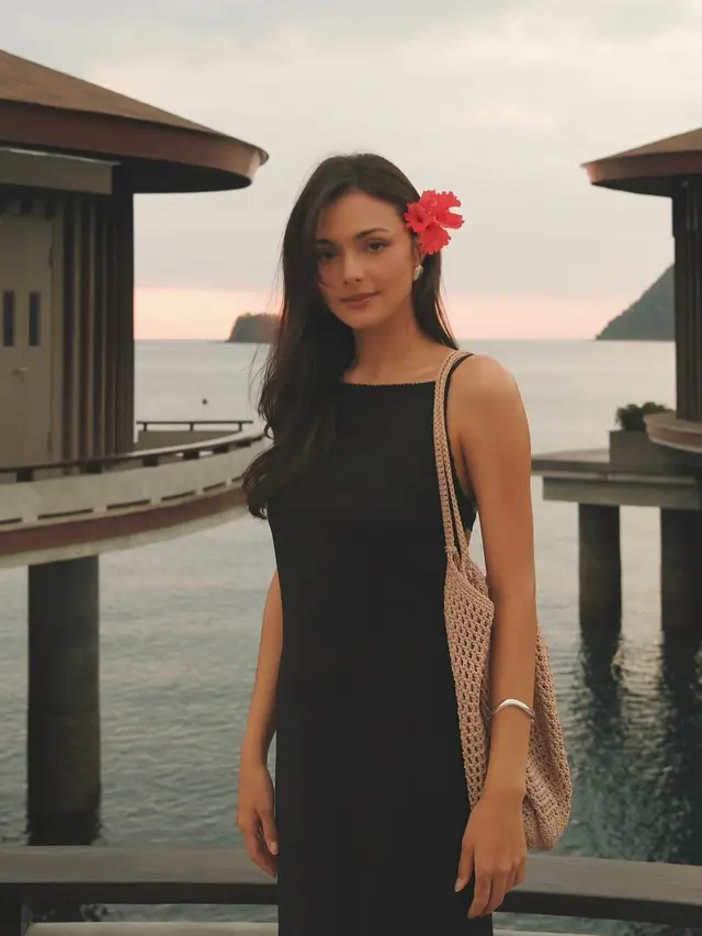 Amanda Rawles saat Mini Moon di Labuan Bajo Bersama Suami. [@amandarawles]