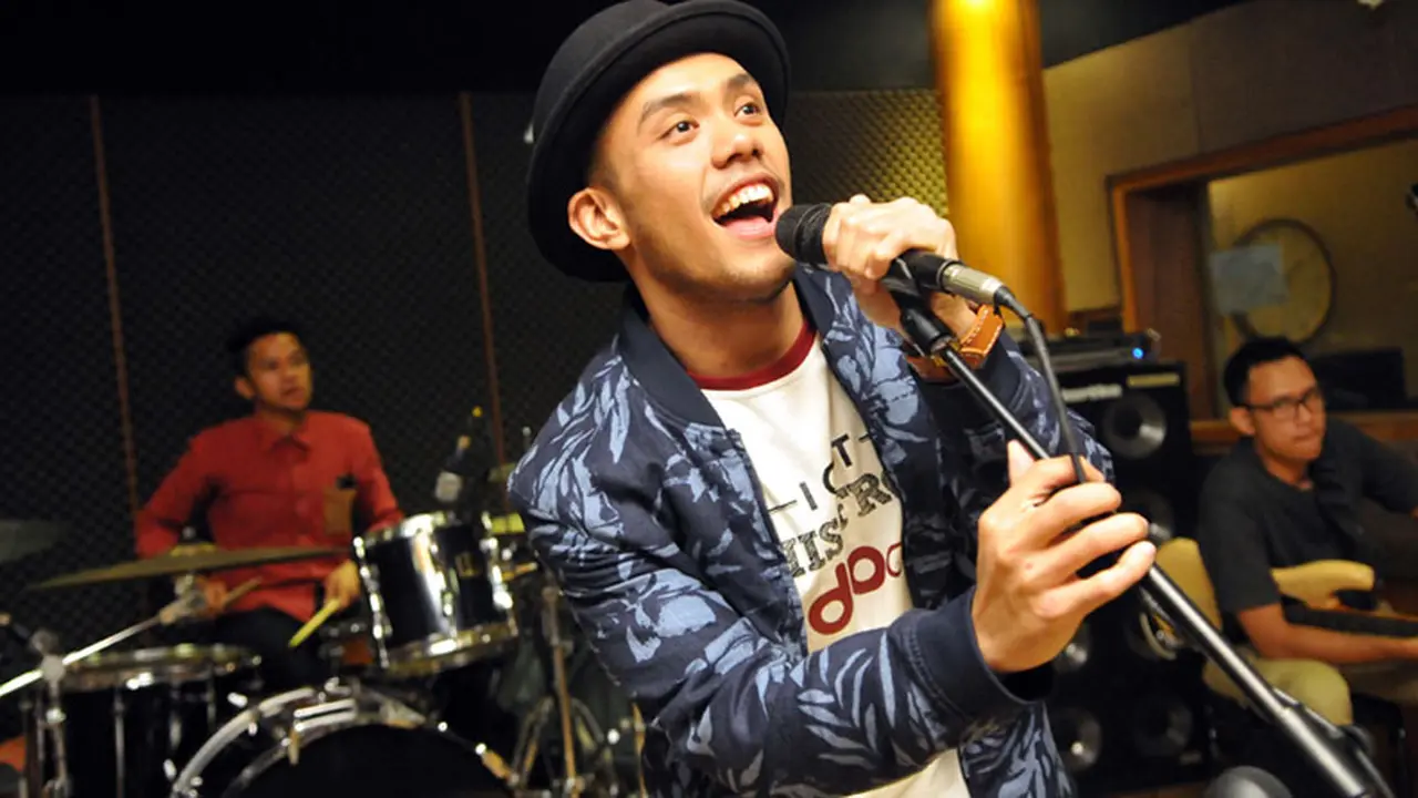 Selain Jago Nyanyi, Eros Tjokro juga Jago Sulap