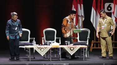 Dirjen Perimbangan Keuangan Kemenkeu Astera Primanto Bhakti, Menteri Agama Fachrul Razi dan Kepala BPSDM Kemendagri Teguh Setyabudi (ki-ka) usai diskusi panel III  Rakornas Indonesia Maju antara Pemerintah Pusat dan Forkopimda di Bogor, Rabu (13/11/2019). (Liputan6.com/Herman Zakharia)