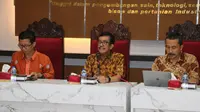 Wakil Rektor I bidang Akademik, Kemahasiswaan dan Alumni Universitas Jember, Slamin (Tengah) memberikan keterangan pers kepada wartawan dalam kasus dugaan adanya kekerasan dalam PPMB (Istimewa)